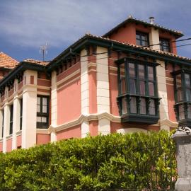 Apartamentos Turísticos La Solana, hotel sa Colombres
