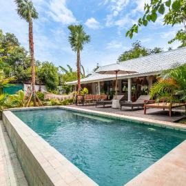 Spacious 3bdrs villa walkable to Bingin Beach