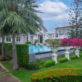 H3 Villa for 14 with Pool Gym and Loft Bed near Safari World, Hotel in Ban Bang Chan