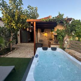 Studio Elena - Oasis holiday houses