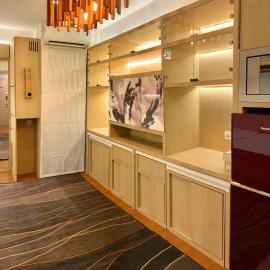 Non Smoking Cozy Ayodhya Tangerang by Alam Sutera - Close to Airport - Spacious Room - Jacuzzi and RainShower, hotel sa Karawaci