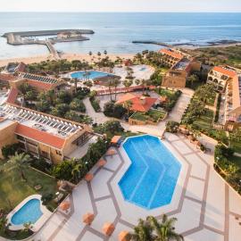 Jiyeh Marina Resort Hotel & Chalets, hotel v mestu Jieh