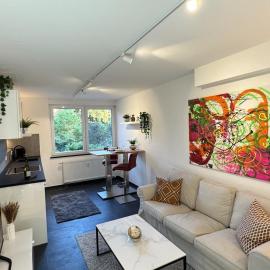 Black Suite 13 - Design-Apartment