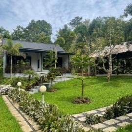The Siburians Garden, hotel i Woloan