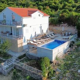 Villa Bubanja with shared pool