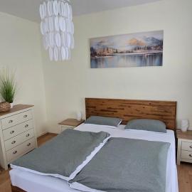 Vier Zimmer Appartment mit Küche & Bad, khách sạn ở Weingarten