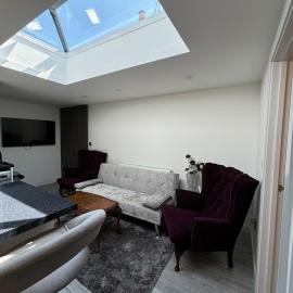 A Nice 2BR Fully Furnished with Parking 2BRFN LP, hotel u gradu Bradenham