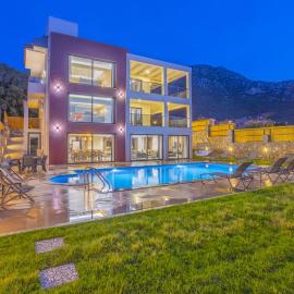 Private Luxury Villa with Large Pool, Jacuzzi and Barbecue in Fethiye Ölüdeniz