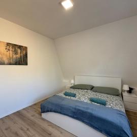 Sunset - Spacious Family Retreat