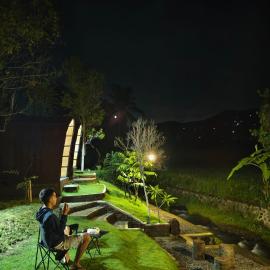 Tranquil Riverside Camping, hotel v destinaci Ambengan