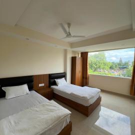 The ZEN INN , Pure veg hotel in Bodhgaya, hotel in Bodh Gaya