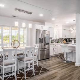 Remodeled 1 Acre Ranch Home in Madera, hotel in Madera