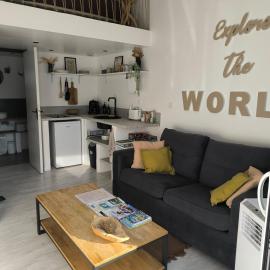 Cosy Studio Mezzanine proche plage, hotell i Saint-Mathurin