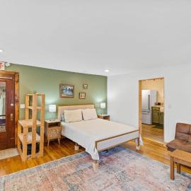 Charming 1 Bedroom on Main St., hotel em Old Forge