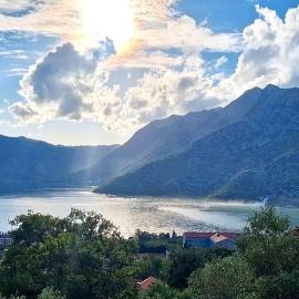 Tamaris apartments Risan, hotell i Risan
