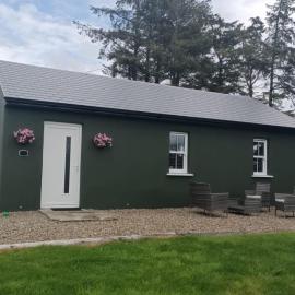 Tadgh's Cottage, hotel v destinaci Ennis