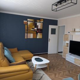 Maison lumineuse 4 chambres, hotel in Coudekerque-Branche