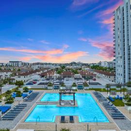 Stylish 3BD-3BR at the Heart of Downtown Doral with Top Amenities & Golf
