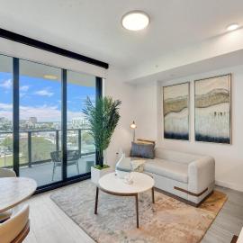 Luxury Miami Condo at 72 Park - Beach Access & Prime Location