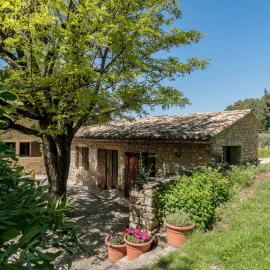 Ermitage Saint Quinis - Le Levant, lodge eco ondes en pierre, hotel in Vaison-la-Romaine