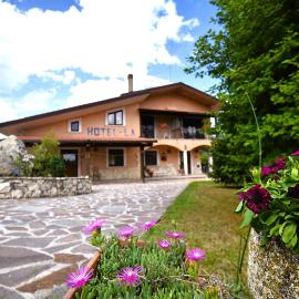 Hotel LA LOGGIA, hotel in Castel di Sangro