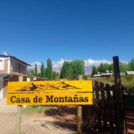 Casas de montañas, хотел в Успайата