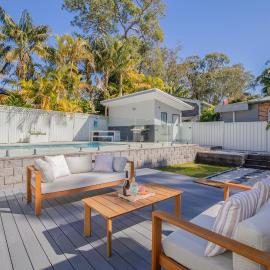 Lakeshore Cottage - Boho Chic with Poolside Deck