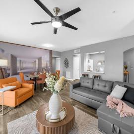 Modern 2BR Pool, Gym Pet-Friendly #12