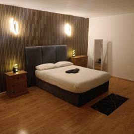 Escape Haven Sleeps 4 in Croydon, хотел в Кройдън