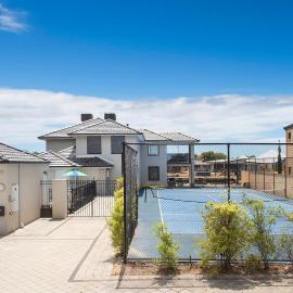 Viesnīca Canal Life - Private Pool and Tennis Court pilsētā Geographe