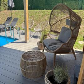 Woody House with pool, hotel in Krčedin