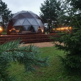 Skubėk Neskubėti, hotel a Klykiai