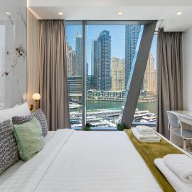 Vacay Lettings - Silverene Marina Retreat - Waterfront Apartment Steps from Marina Mall