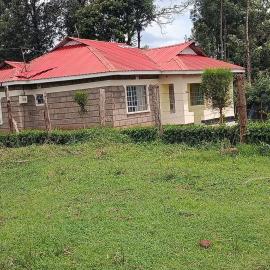 2 Bedroom Bungalow in Meru, hotel u gradu Gatunga