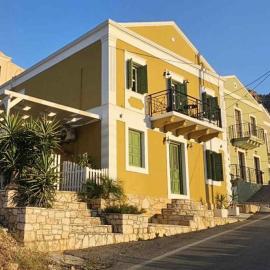 Castle Home, hotel in Meyisti