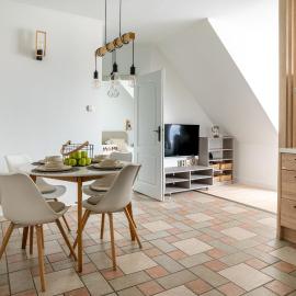 Geri Vintage Home
