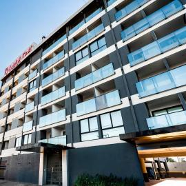 Viesnīca Ramada Suites by Wyndham Asuncion Aeropuerto pilsētā Asunsjona