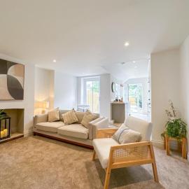 Modern Canterbury 3 Bedroom Townhouse - Pets Welcome & Free Parking, hotel a Canterbury