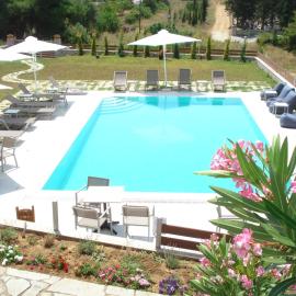 Villa Madeleine Tower View, hotel in Nea Fokea