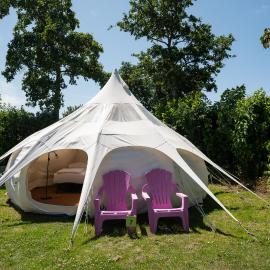 Stargazer Tent met sterrenuitzicht โรงแรมในคัลลันท์สโอก