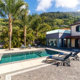 Casa Mariana by Rent2U, Lda, hotel in Arco da Calheta