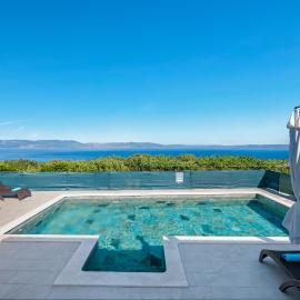 House Olive Bay View, hotel di Drenje
