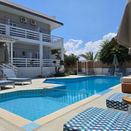 Eloque Simple living space, hotel v destinaci Kato Daratso