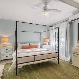 THE MALLORY SUITE at Inn on Fleming Key West!, hotel in Key West