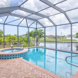 Villa on the Cape - Beautiful Pool Home with Gulf access, hotel in Cape Coral