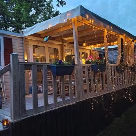 Mobil-home Privé Neretva, hotelli kohteessa Nibelle