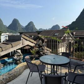 Noah's Residence, Li River Cruise, West Street, Yangshuo, Guilin, China, hotel in Yangshuo