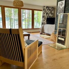 Lumossa Aurora Lakeside House
