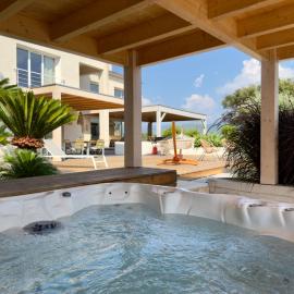 VillaSerenita Piscine chauffée, Jacuzzi, Ping-Pong, Pétanque