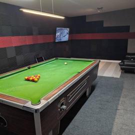 Spacious 3 bedroom house with games room